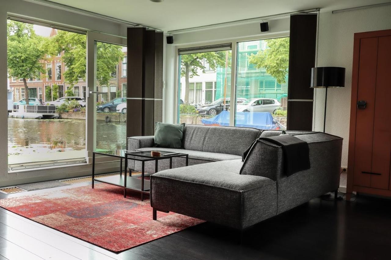Beautiful Houseboat In The Centre Of Leiden Exterior photo